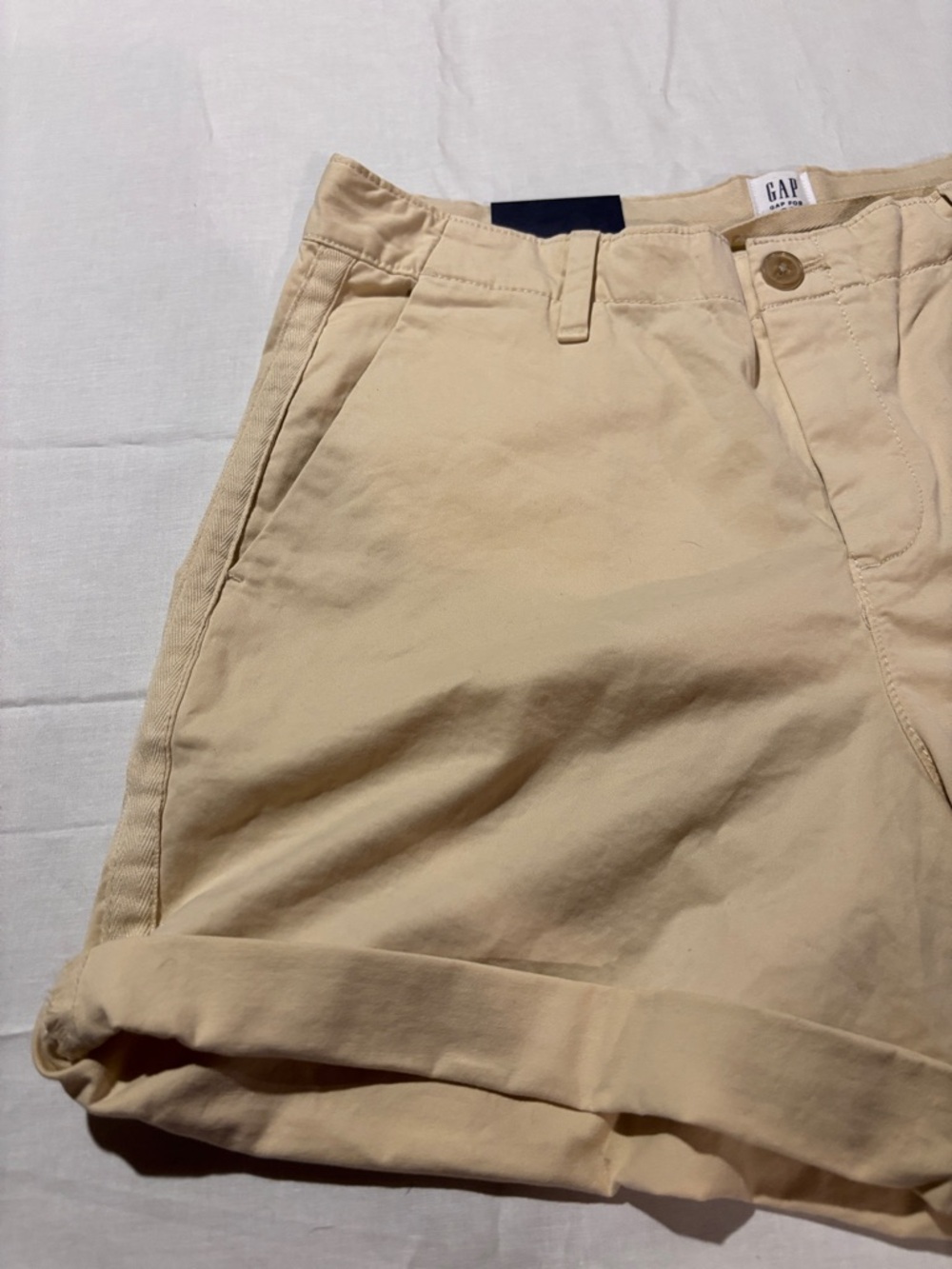 GAP Women's Cargo Shorts in Beige - Picture 4 of 7